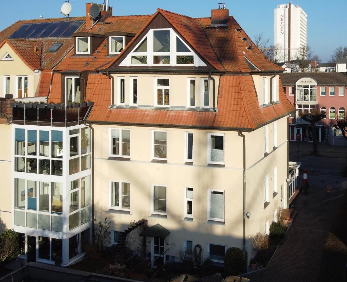 Villa Warnemuende Ferienwohnungen Rostock Eksteriør bilde